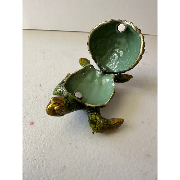 Bejeweled Green Sea Turtle Hand Painted Enamel Magnetic Hinged Trinket Box - Picture 3 of 4